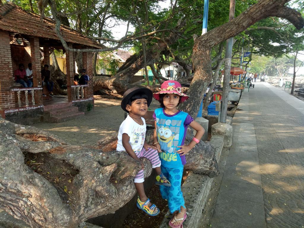 นิยา เนสต์ โฮมสเตย์ Kochi ภายนอก รูปภาพ